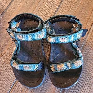 Toddler Teva sandals size 7.